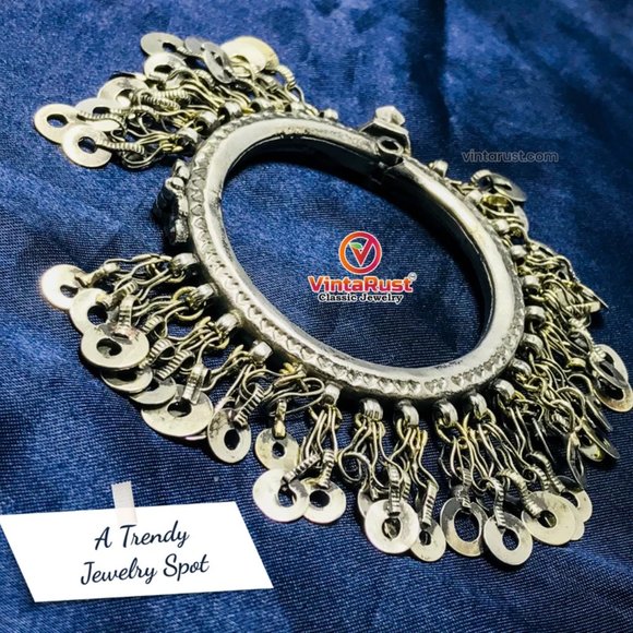 Single Vintage Kuchi Bangle Bracelet: Afghan Tribal Jewelry with Tassels - Picture 5 of 13